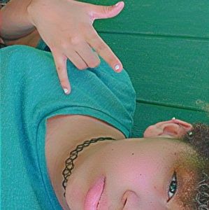 Meet your Posher, Nia